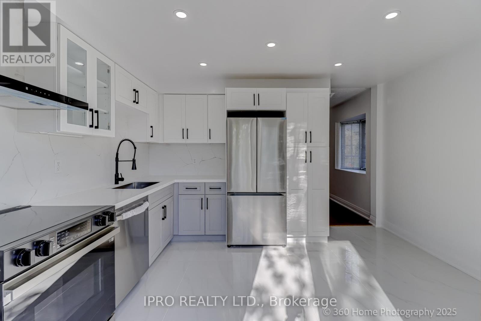 Property at 107 SUFI CRESCENT image 3