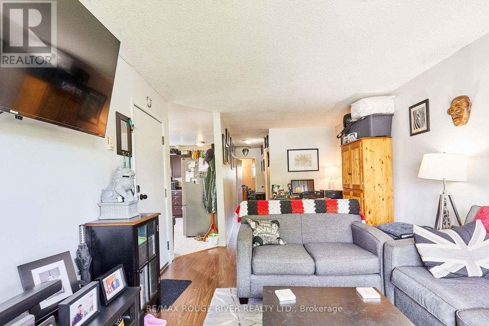 37 Wellington Avenue E, Oshawa (Farewell), Ontario  L1H 8P1 - Photo 7 - E12156798