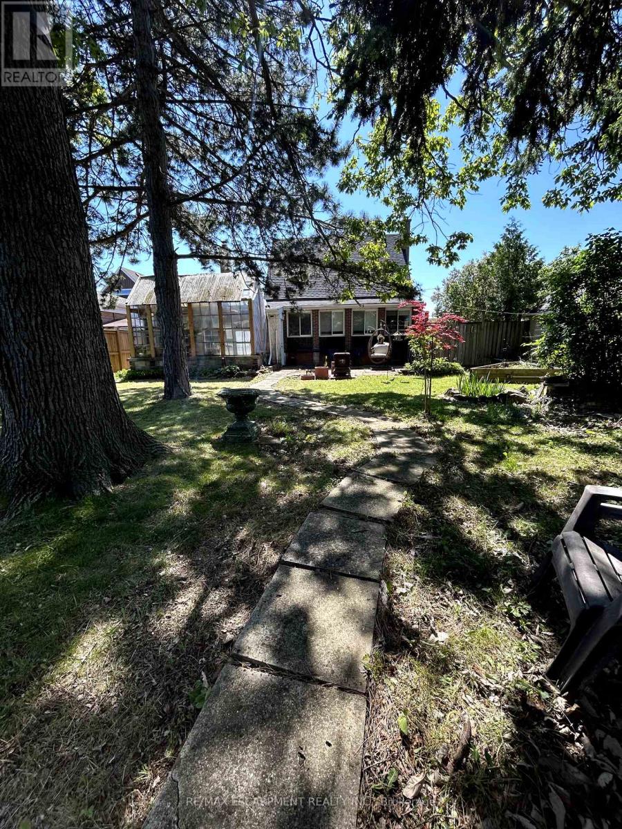 18 Flanders Avenue, St. Catharines, Ontario  L2M 5X3 - Photo 39 - X12167092
