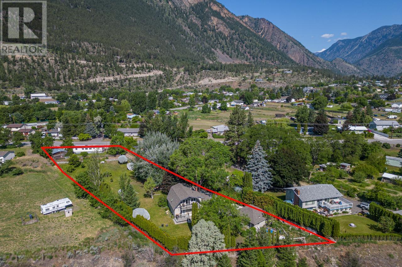 371 HOLLYWOOD Crescent, Lillooet, BC V0K1P0