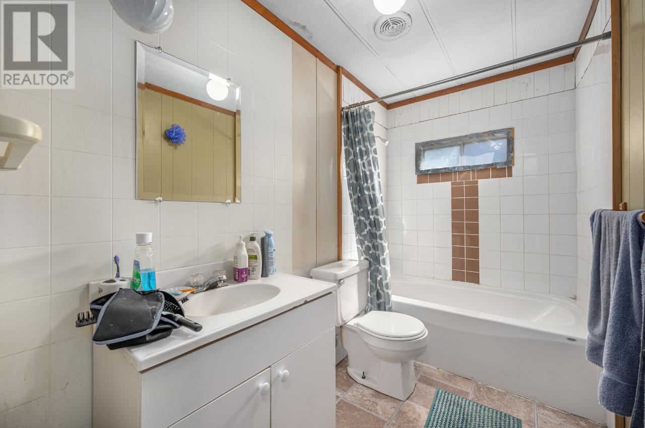 371 HOLLYWOOD Crescent, Lillooet, BC V0K1P0