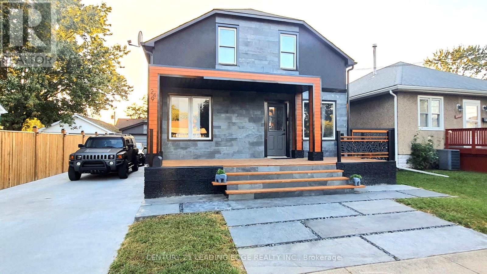 Property at 249 WALLACE AVENUE S image 3