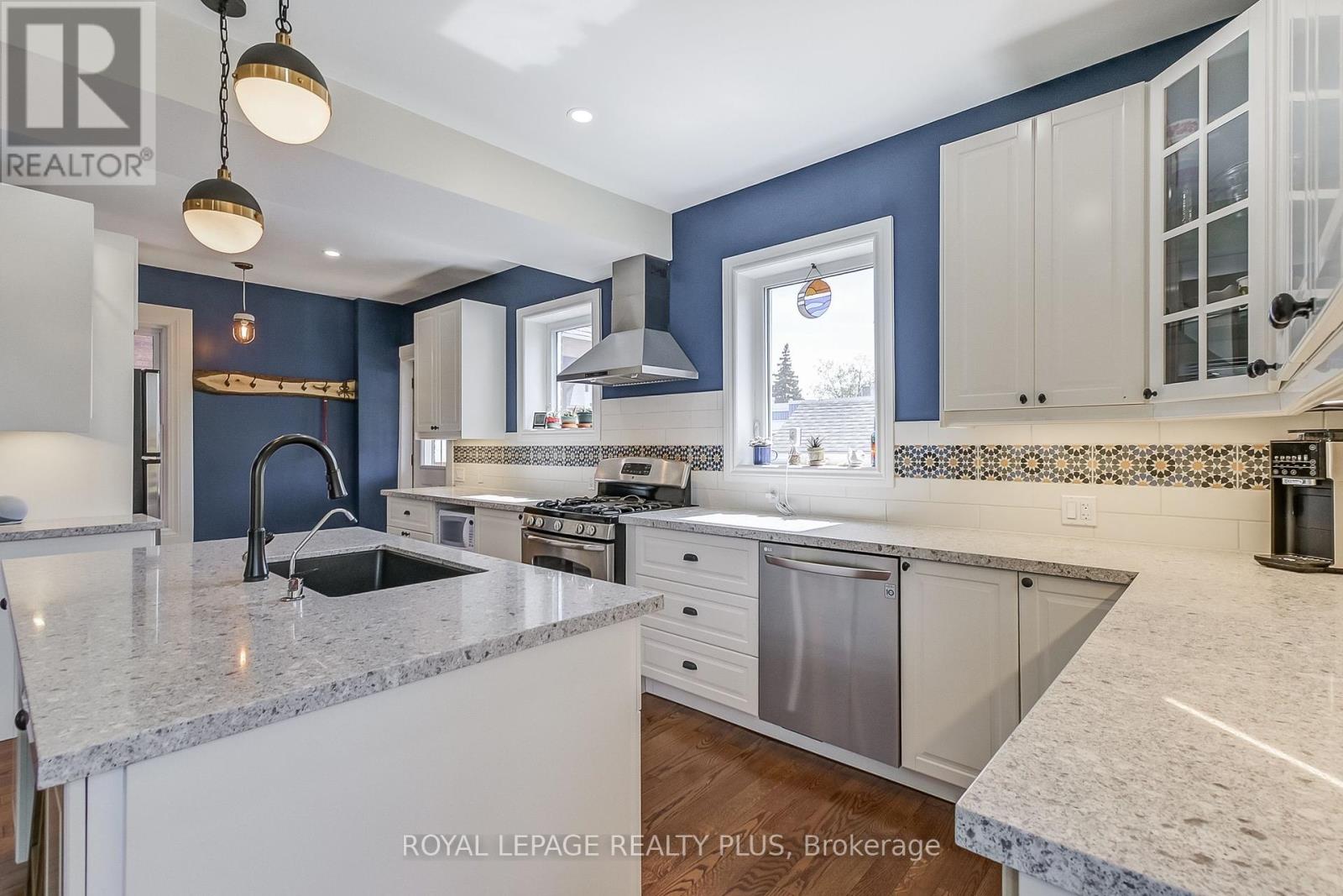 166 William Street, Brant, Ontario  N3T 3L3 - Photo 12 - X12167473
