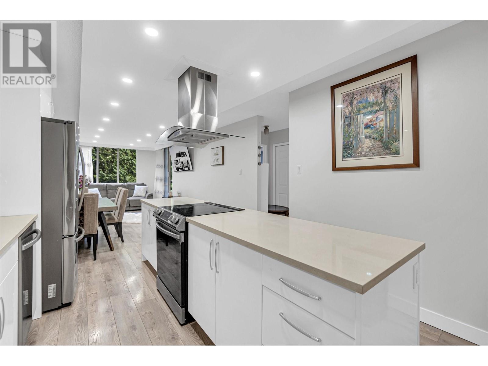 505 2012 Fullerton Avenue, North Vancouver, British Columbia  V7P 3E3 - Photo 2 - R3006243