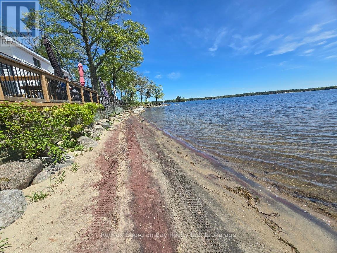 BEACH CHALET #3 - 1230 GRANDVIEW LODGE ROAD, severn, Ontario