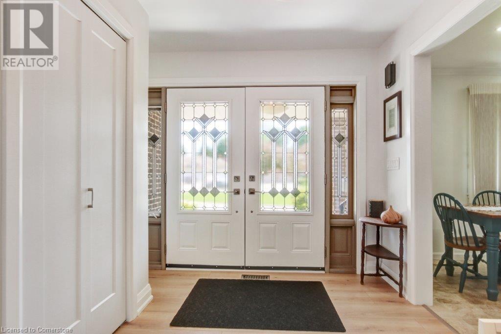 Property at 31 LYNNDALE Road image 4