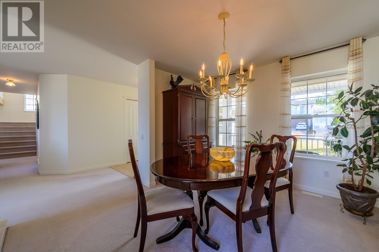 Property at 992 Canongate Crescent image 4