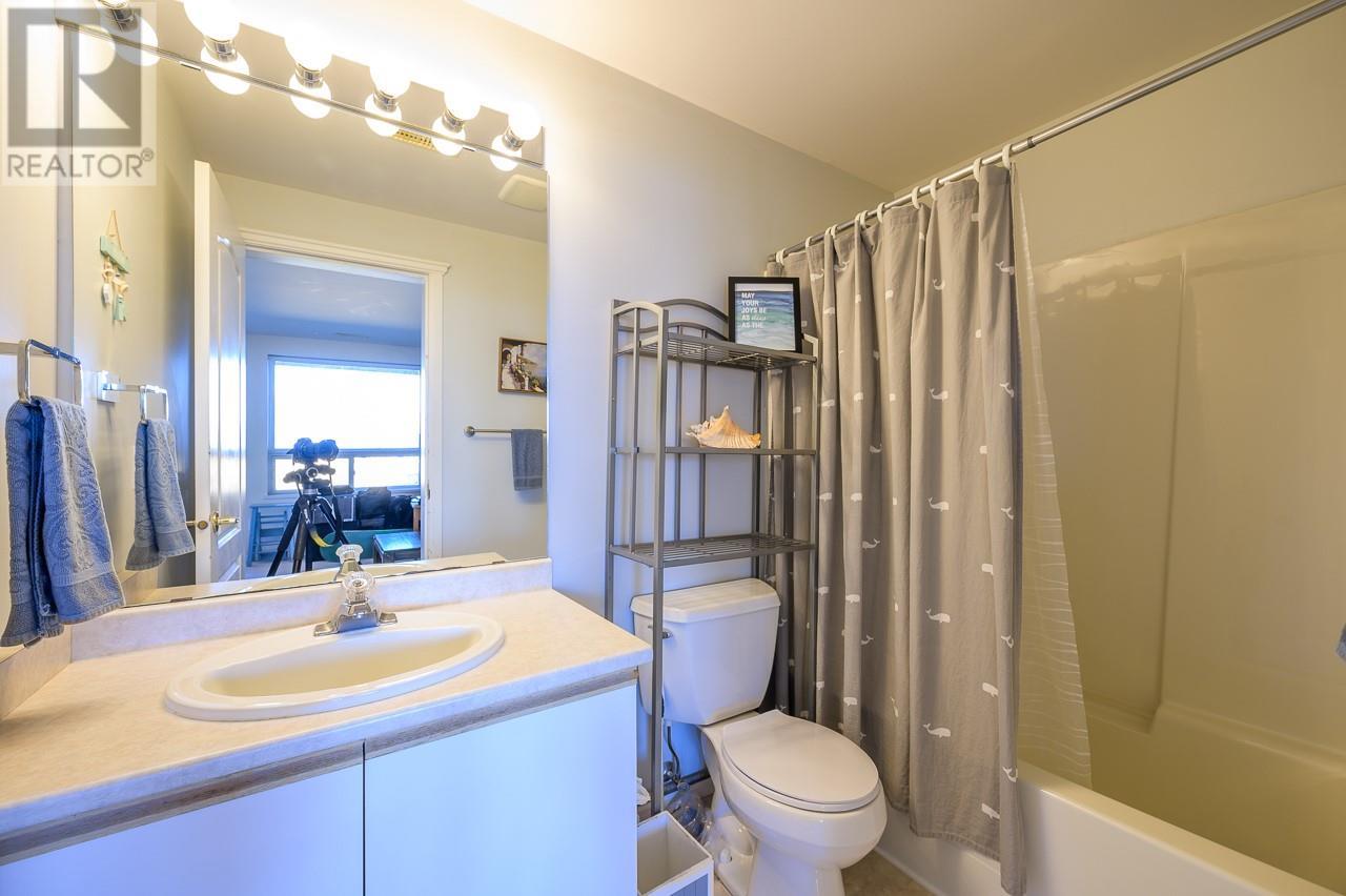 992 Canongate Crescent, Kamloops, BC V1S1W8