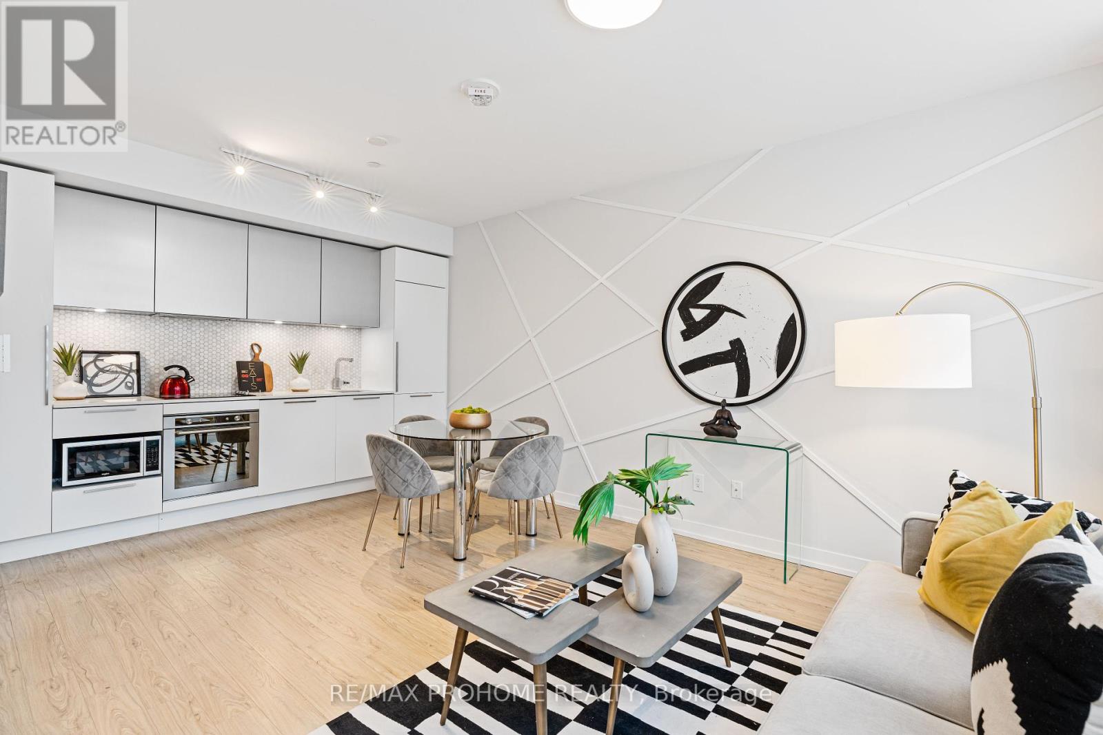 Th01 - 87 Wood Street S, Toronto, Ontario  M4Y 0E8 - Photo 11 - C12167516