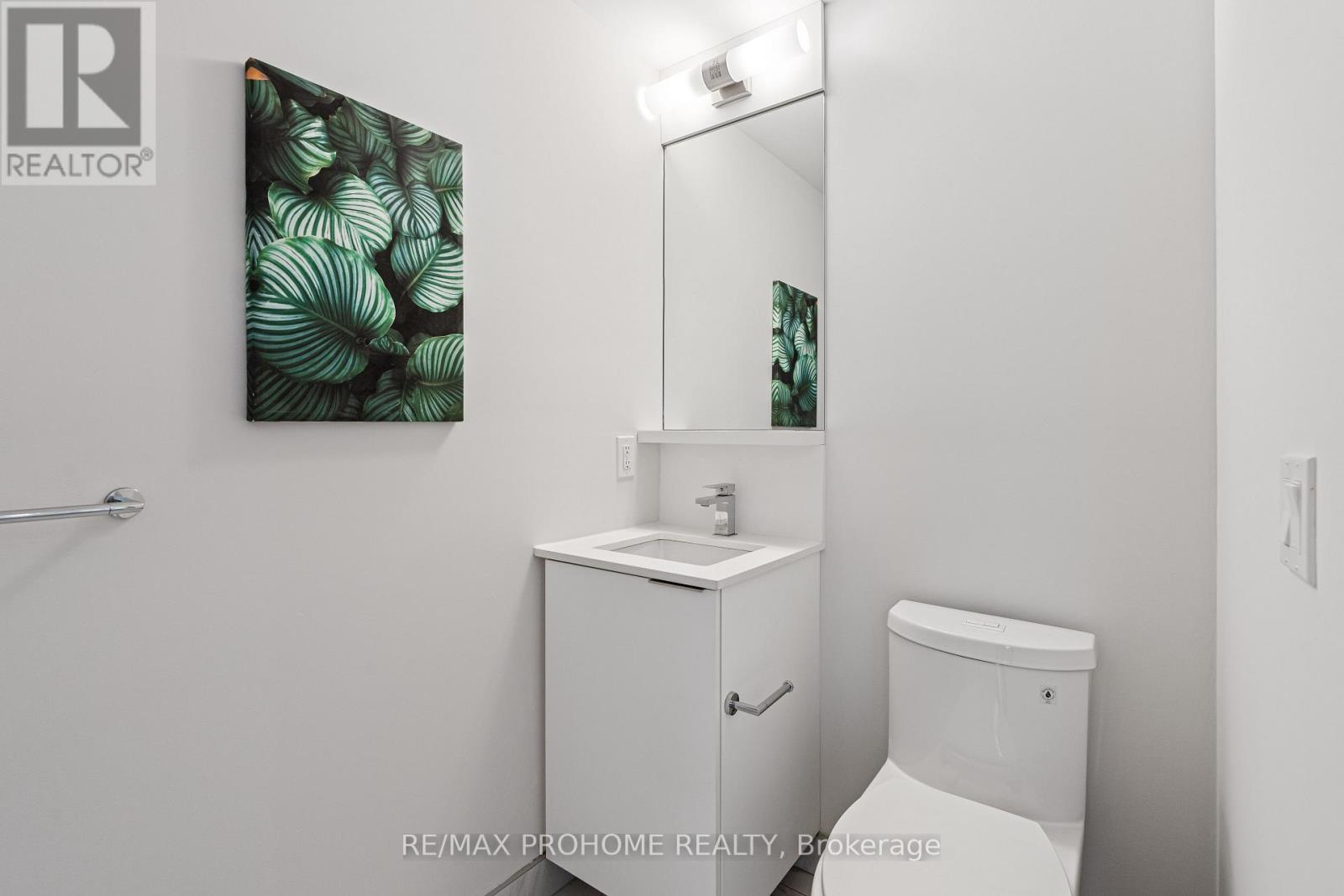 Th01 - 87 Wood Street S, Toronto, Ontario  M4Y 0E8 - Photo 17 - C12167516