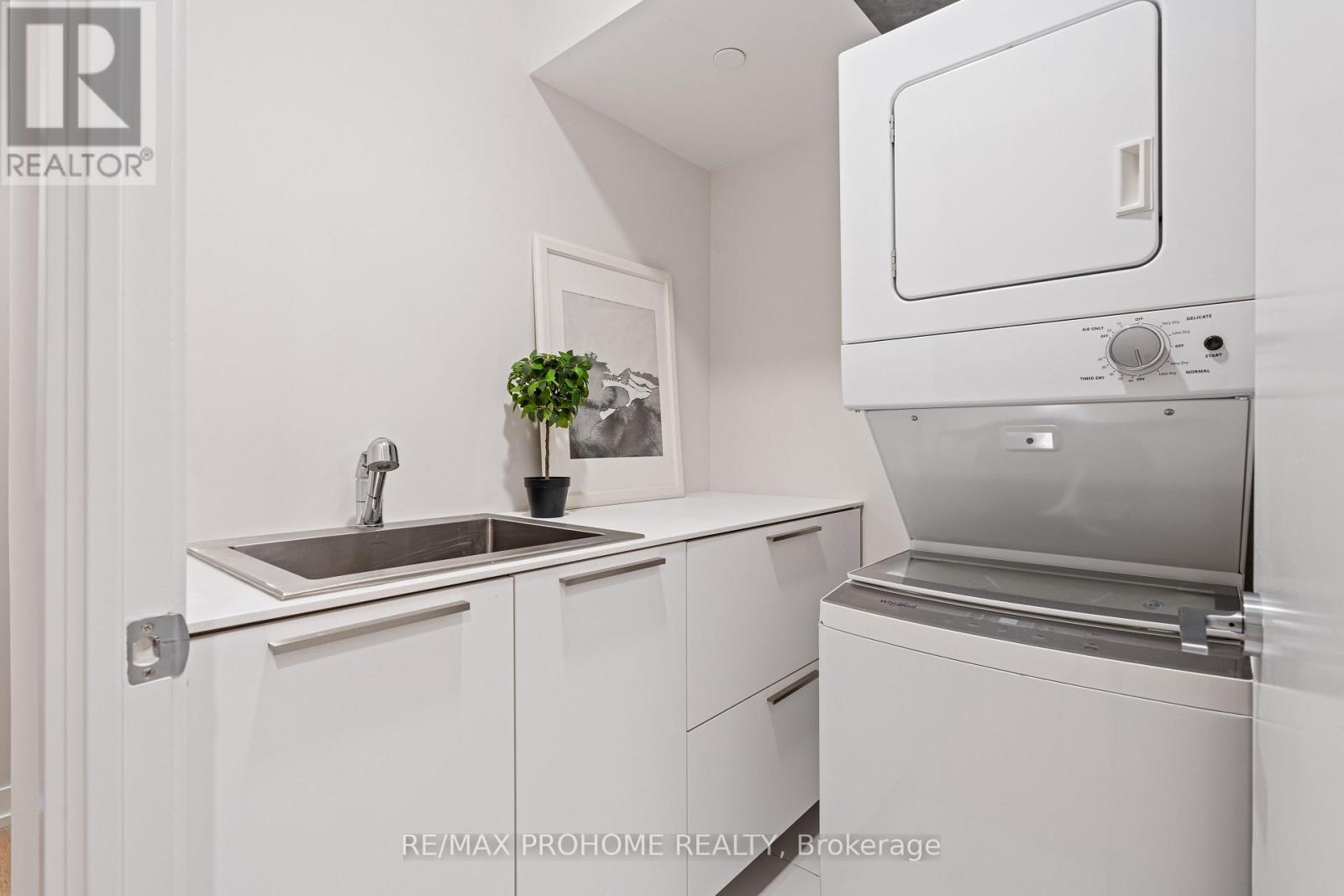 Th01 - 87 Wood Street S, Toronto, Ontario  M4Y 0E8 - Photo 32 - C12167516