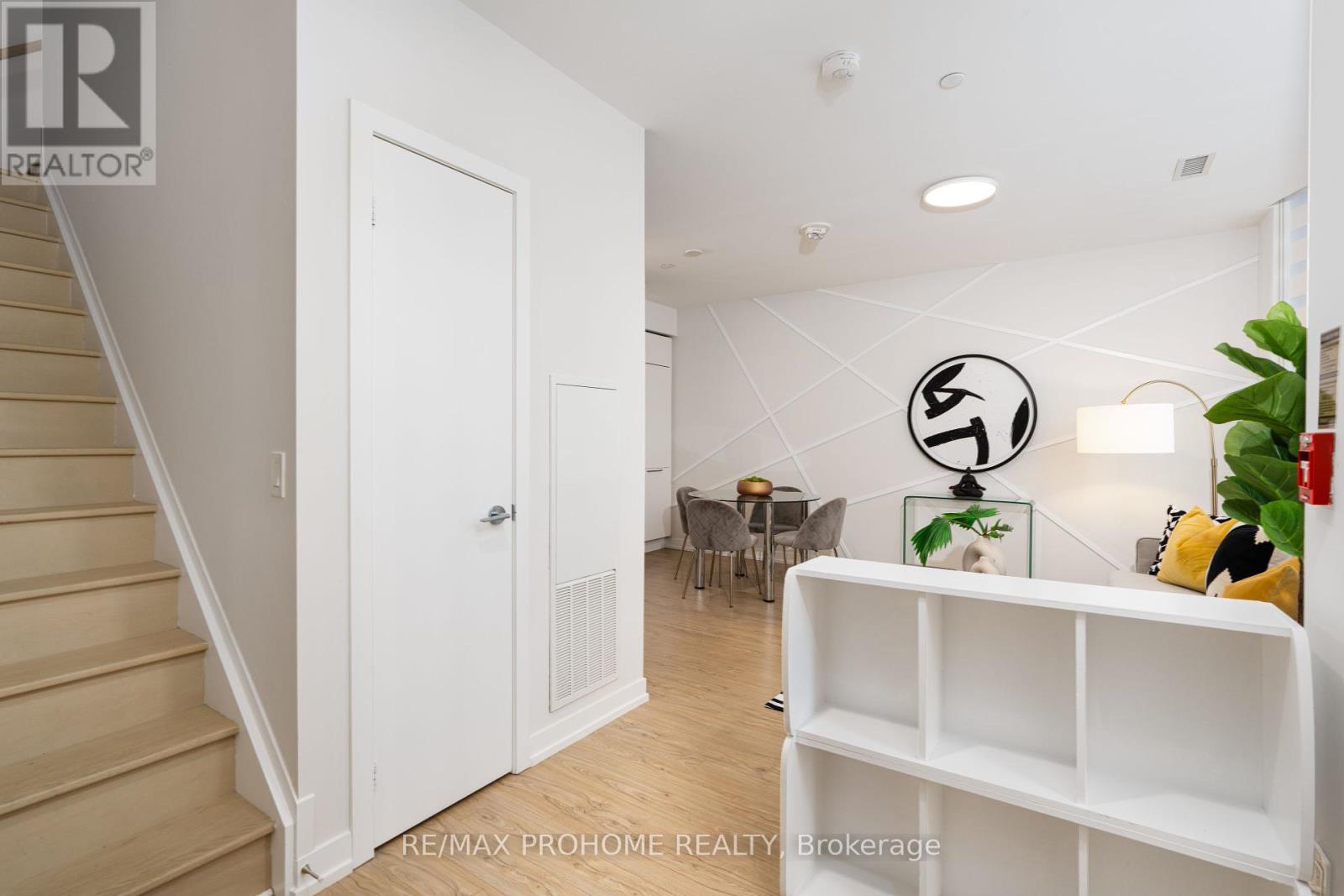 Th01 - 87 Wood Street S, Toronto, Ontario  M4Y 0E8 - Photo 8 - C12167516