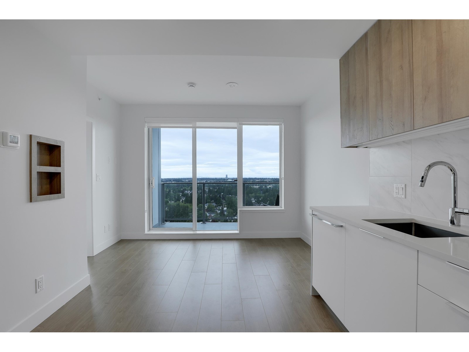 2505 13387 Old Yale Road, Surrey, British Columbia  V3T 0V6 - Photo 7 - R3004657