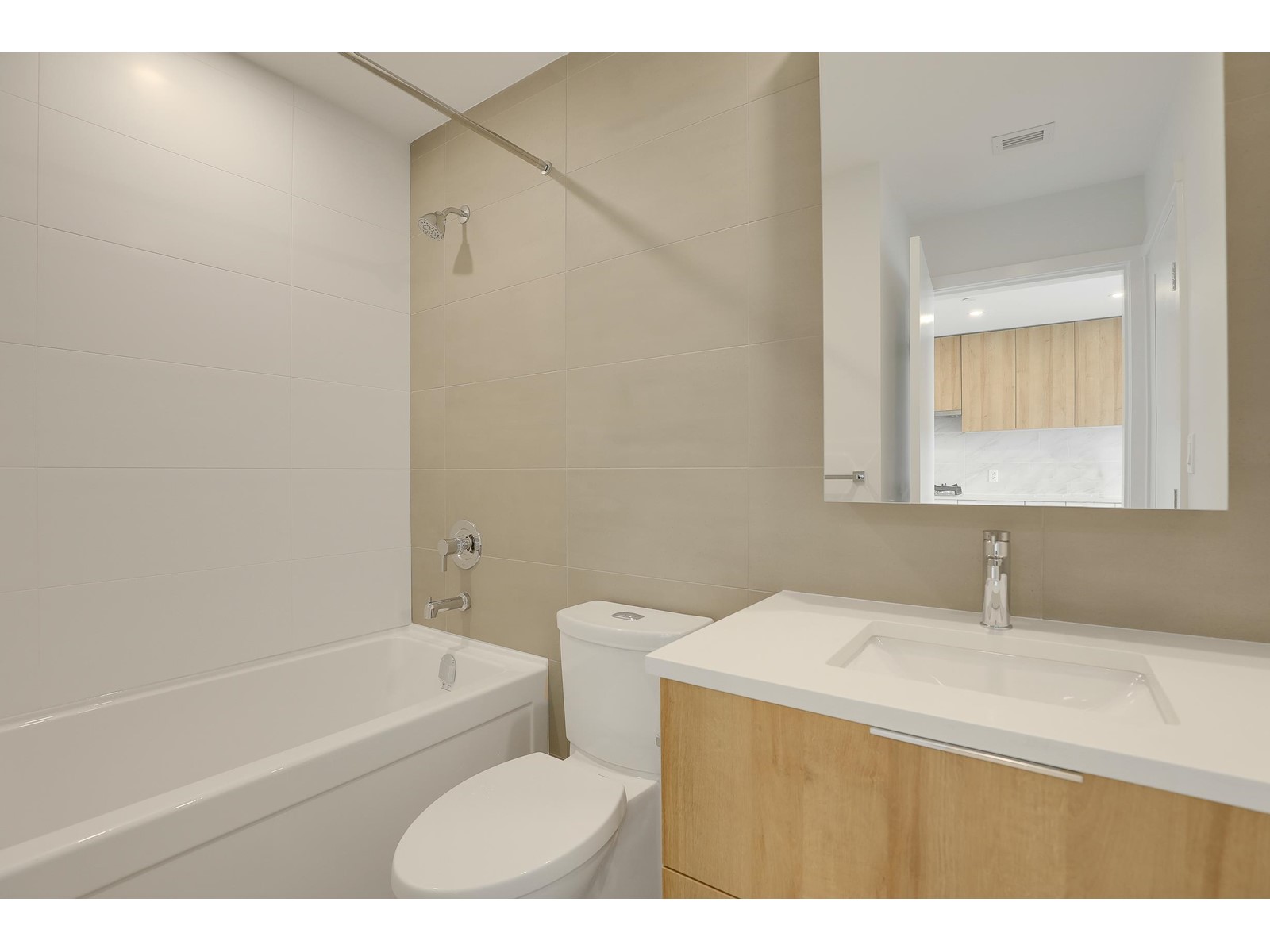 2505 13387 Old Yale Road, Surrey, British Columbia  V3T 0V6 - Photo 12 - R3004657