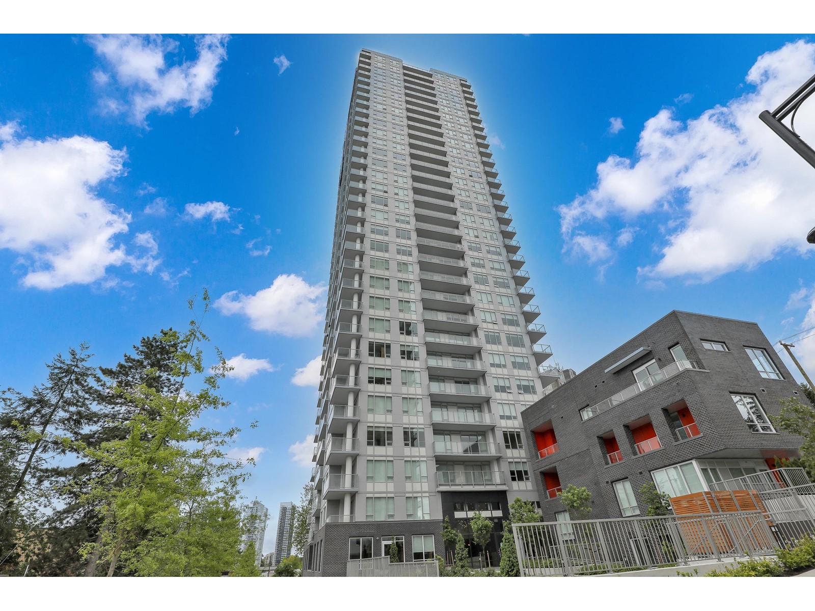 2505 13387 OLD YALE ROAD, surrey, British Columbia