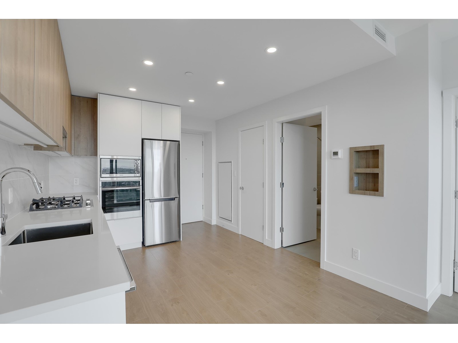 2505 13387 Old Yale Road, Surrey, British Columbia  V3T 0V6 - Photo 11 - R3004657