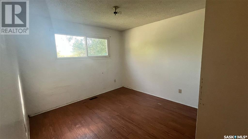 141 Thomson Avenue, Regina, Saskatchewan  S4N 5L2 - Photo 6 - SK006844