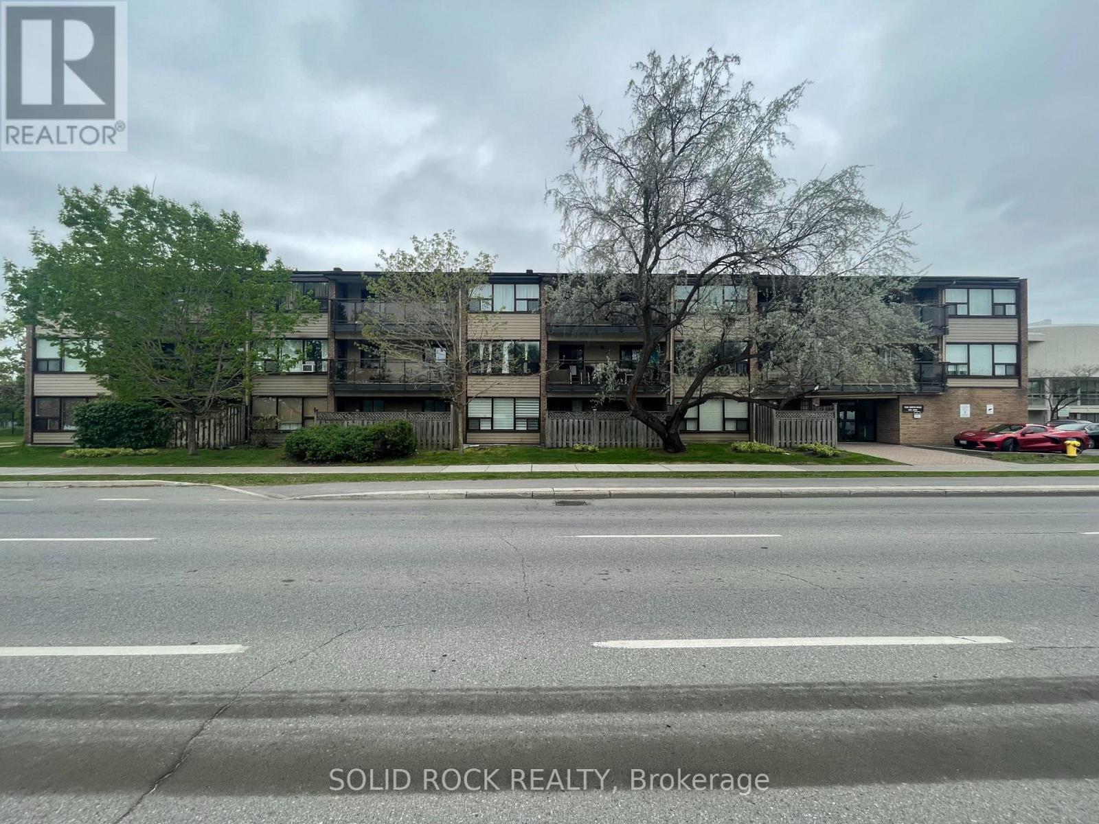 Property at 203 - 1490 HERON ROAD image 3