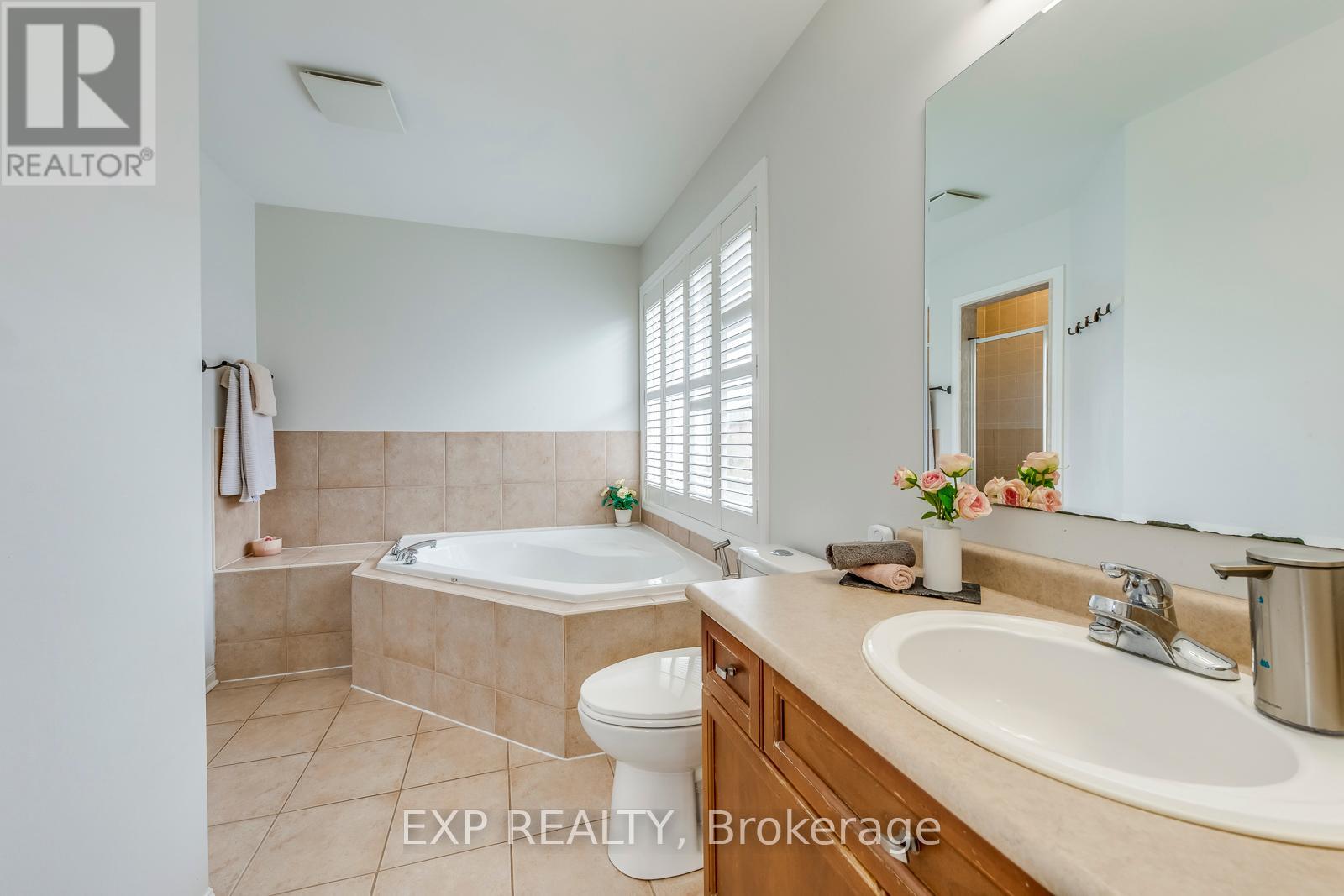 5737 Macphee Road, Mississauga, Ontario  L5M 7B2 - Photo 31 - W12167513