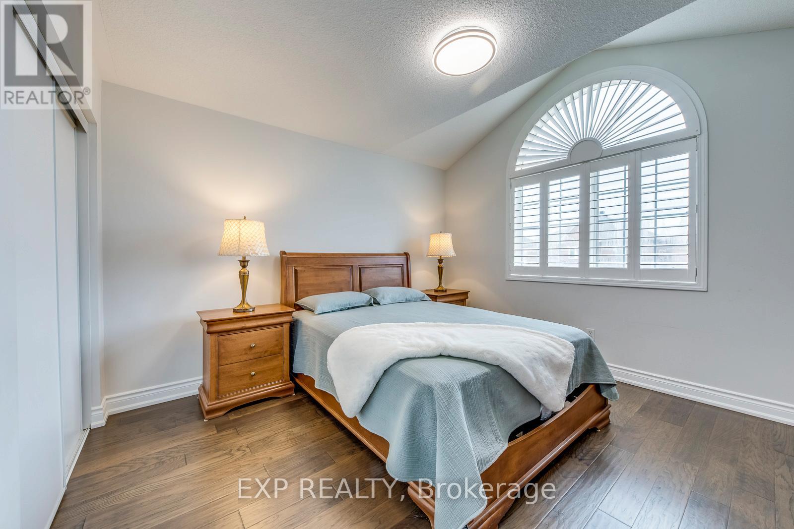5737 Macphee Road, Mississauga, Ontario  L5M 7B2 - Photo 32 - W12167513