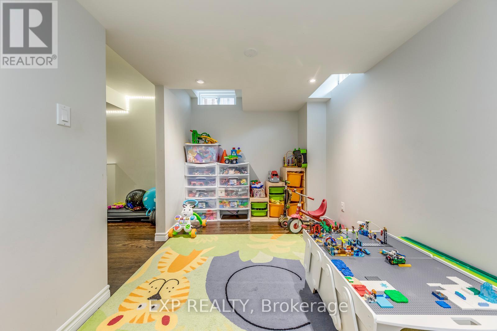 5737 Macphee Road, Mississauga, Ontario  L5M 7B2 - Photo 38 - W12167513