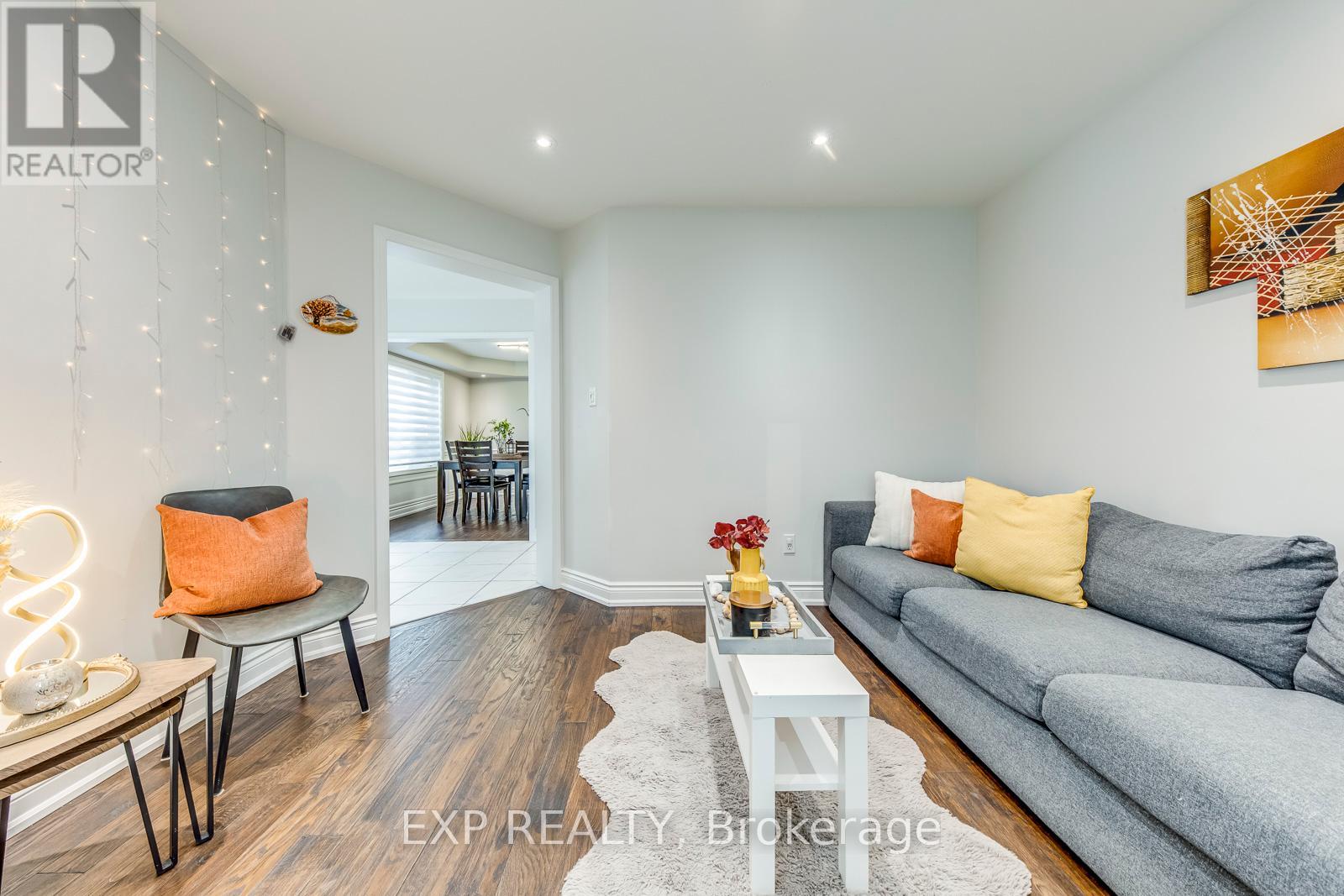 5737 Macphee Road, Mississauga, Ontario  L5M 7B2 - Photo 8 - W12167513