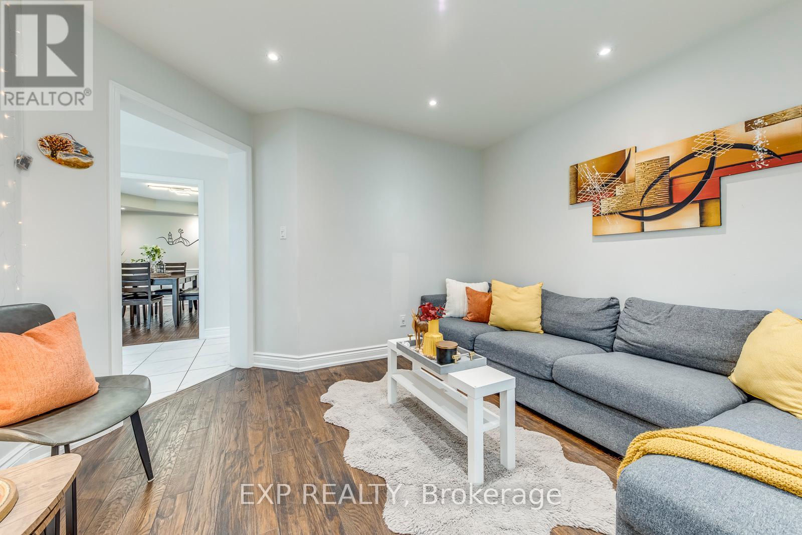 5737 Macphee Road, Mississauga, Ontario  L5M 7B2 - Photo 9 - W12167513