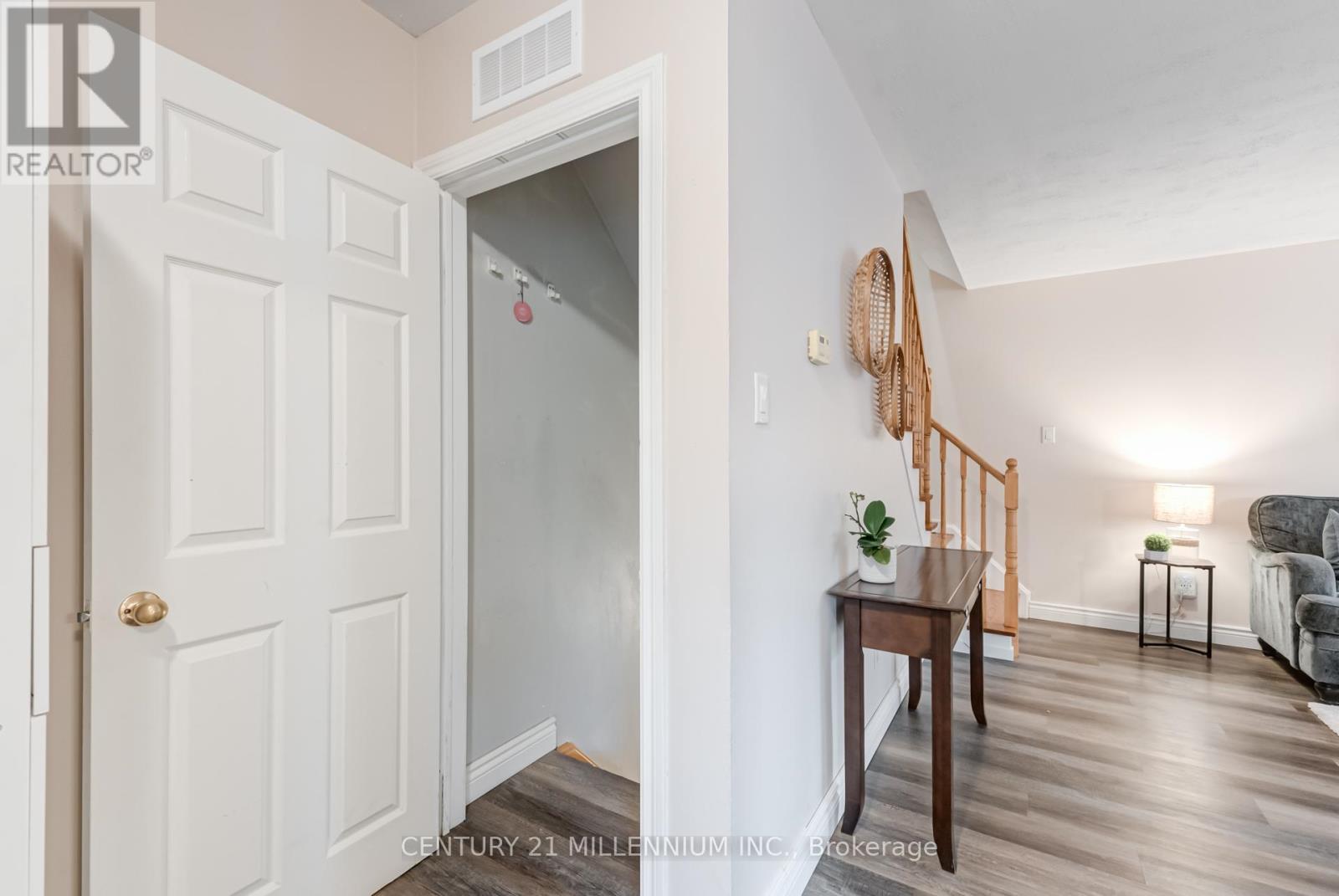 33 Town House Crescent, Brampton, Ontario  L6W 3C3 - Photo 26 - W12167529