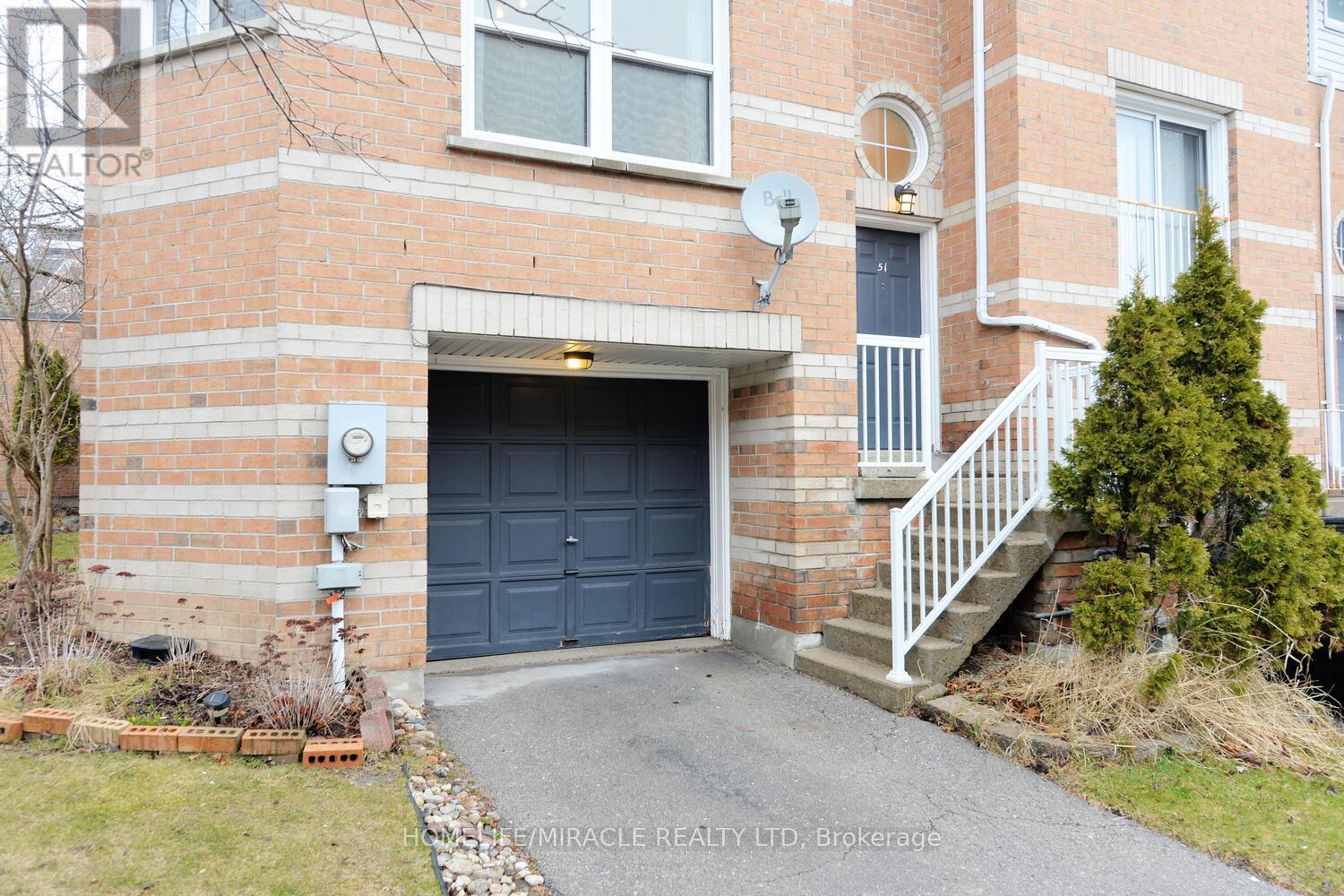 51 Brandy Lane Way, Newmarket, Ontario  L3Y 8P7 - Photo 6 - N12111155