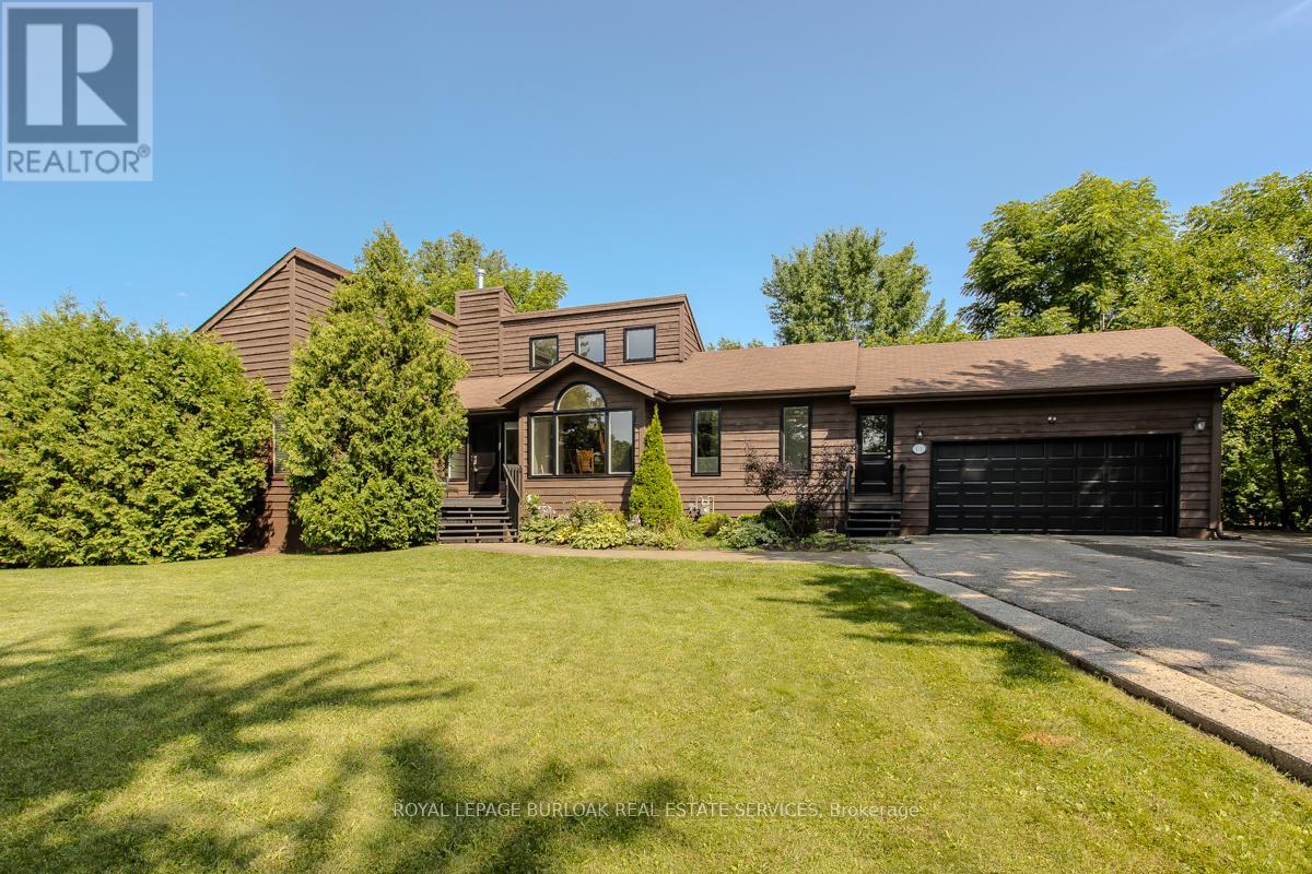 11 Weneil Drive, Hamilton, Ontario  L0R 1K0 - Photo 1 - X12167512