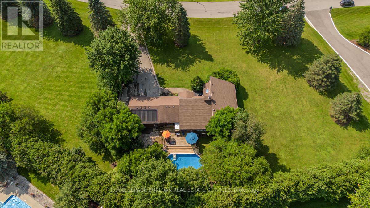 11 Weneil Drive, Hamilton, Ontario  L0R 1K0 - Photo 3 - X12167512