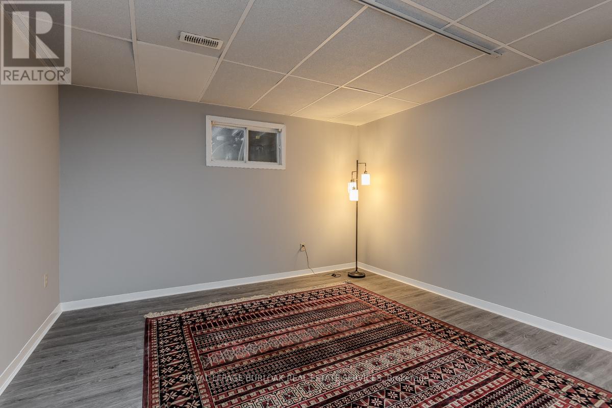11 Weneil Drive, Hamilton, Ontario  L0R 1K0 - Photo 33 - X12167512