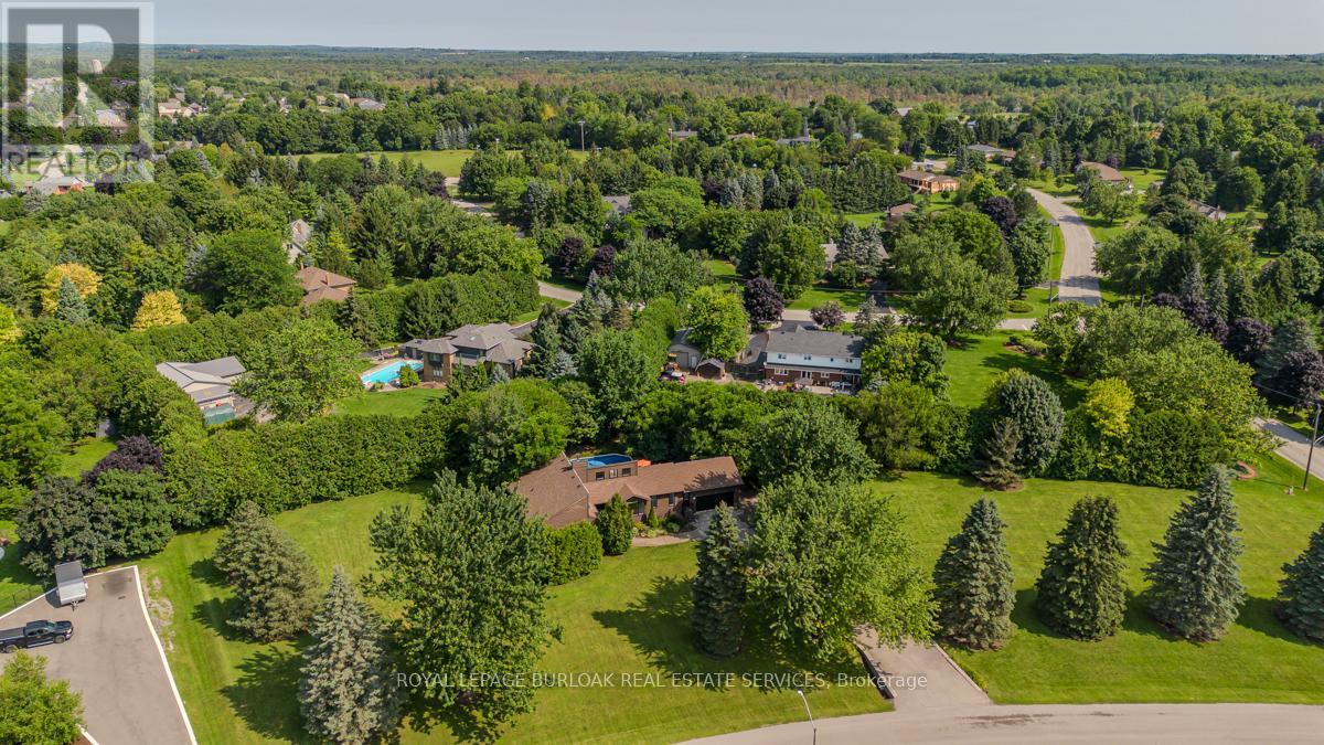 11 Weneil Drive, Hamilton, Ontario  L0R 1K0 - Photo 4 - X12167512