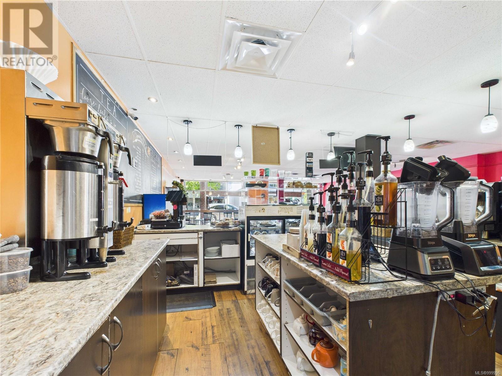 102 2417 Beacon Ave, Sidney, British Columbia  V8L 1X5 - Photo 12 - 999996