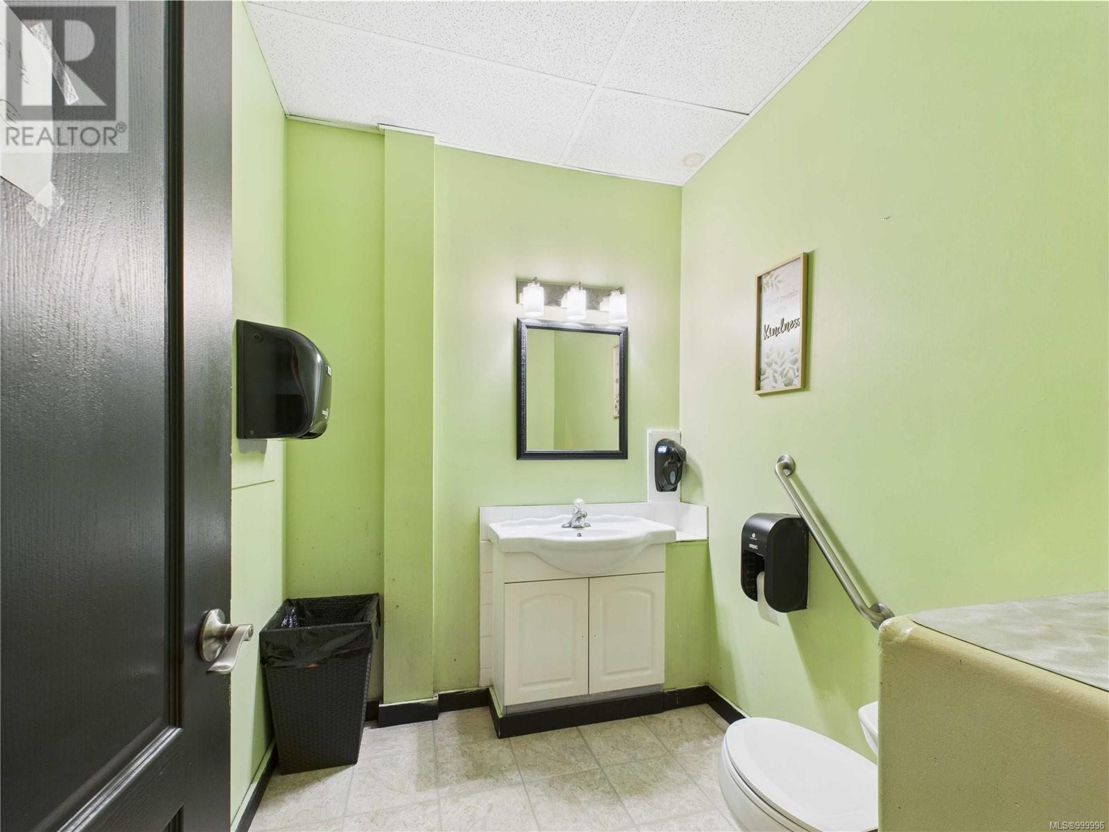 102 2417 Beacon Ave, Sidney, British Columbia  V8L 1X5 - Photo 15 - 999996