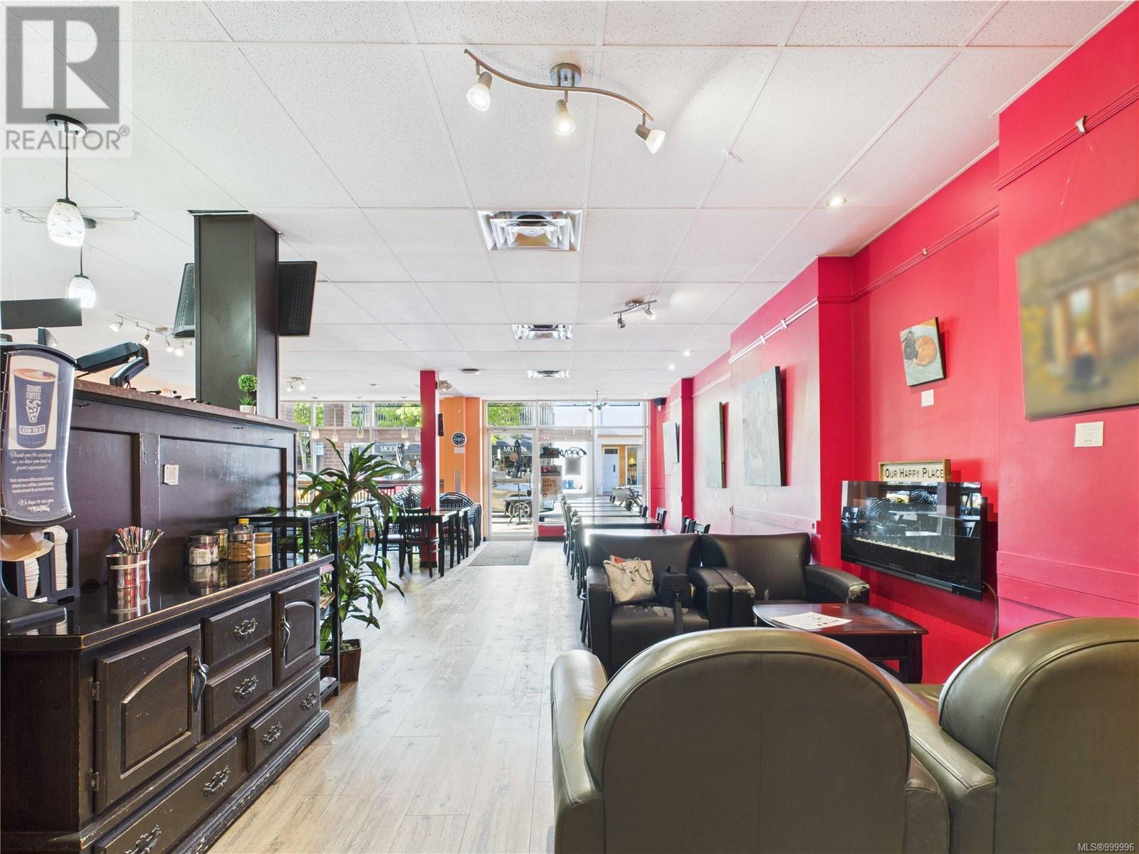 102 2417 Beacon Ave, Sidney, British Columbia  V8L 1X5 - Photo 4 - 999996