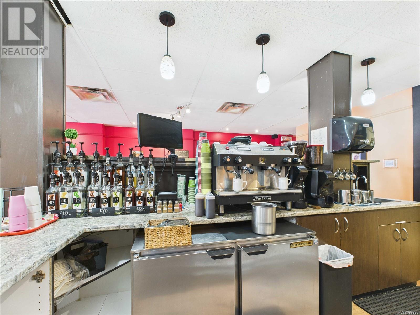 102 2417 Beacon Ave, Sidney, British Columbia  V8L 1X5 - Photo 5 - 999996