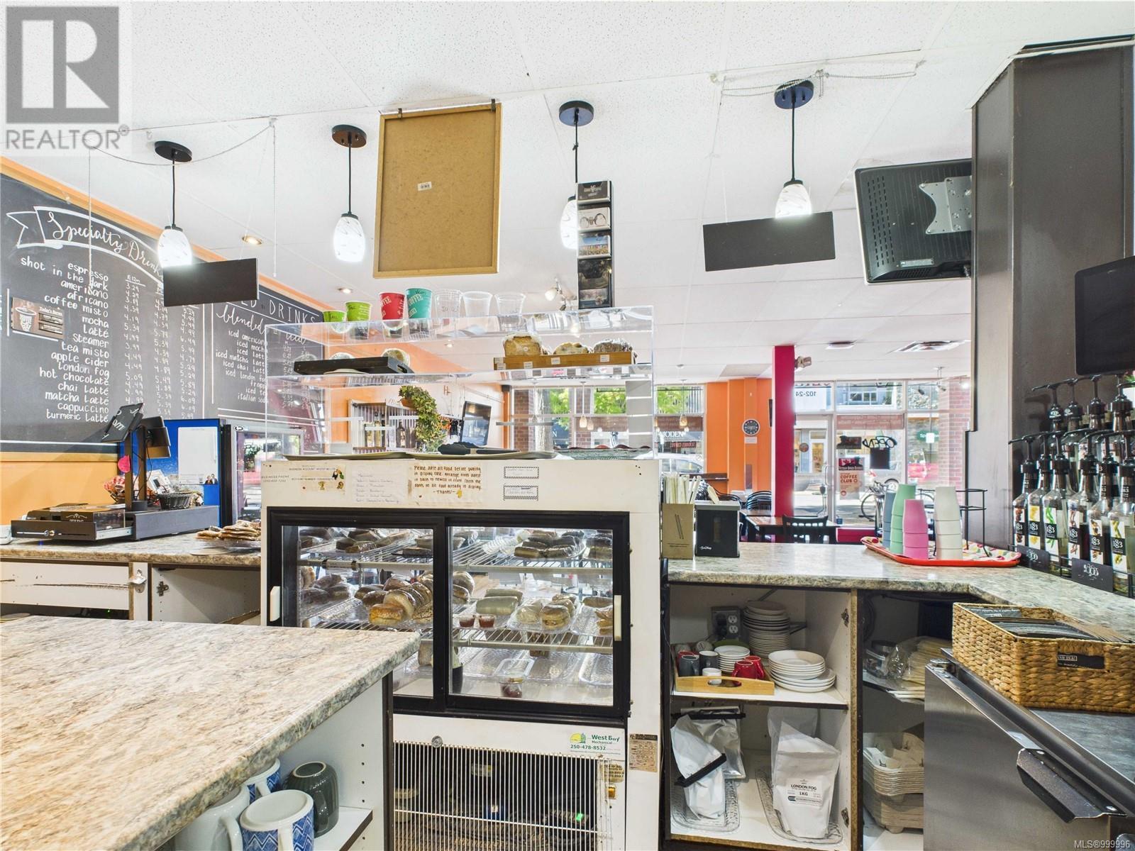 102 2417 Beacon Ave, Sidney, British Columbia  V8L 1X5 - Photo 8 - 999996