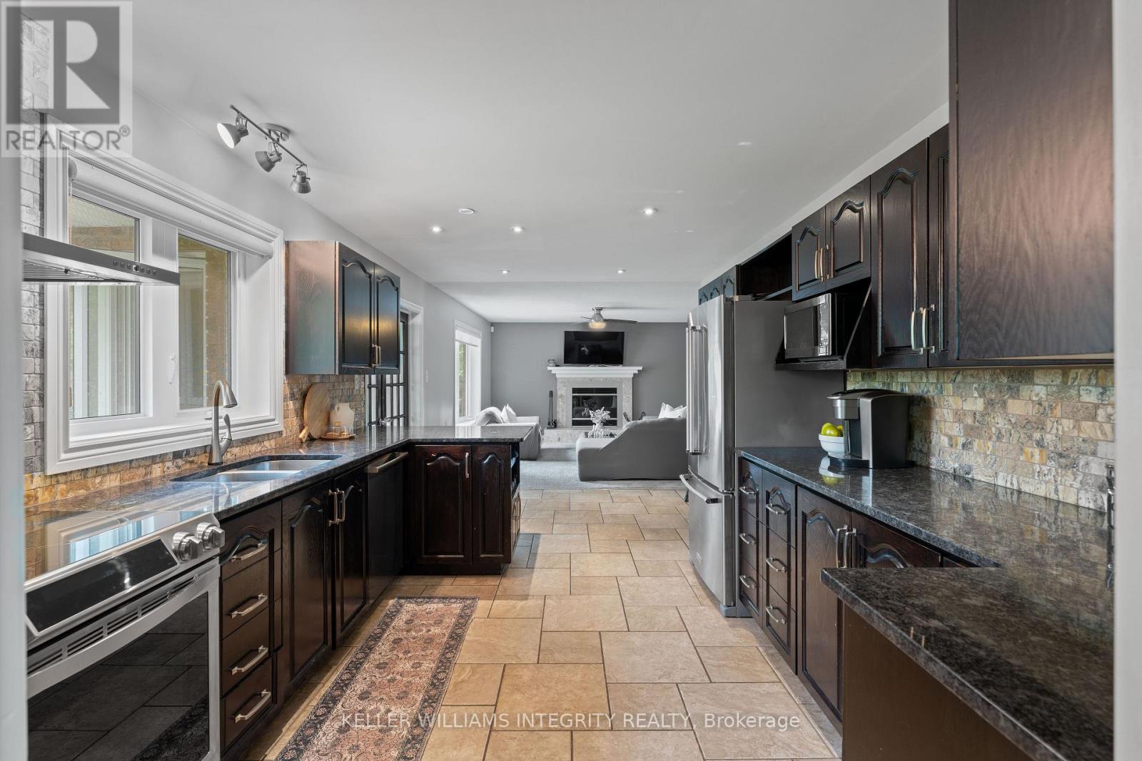 1893 Rideau Road, Ottawa, Ontario  K1X 1E1 - Photo 8 - X12167538