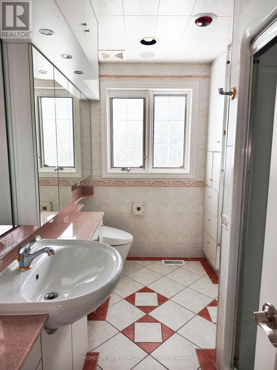 18 Olsen Drive, Toronto, Ontario  M3A 3J2 - Photo 16 - C12167575