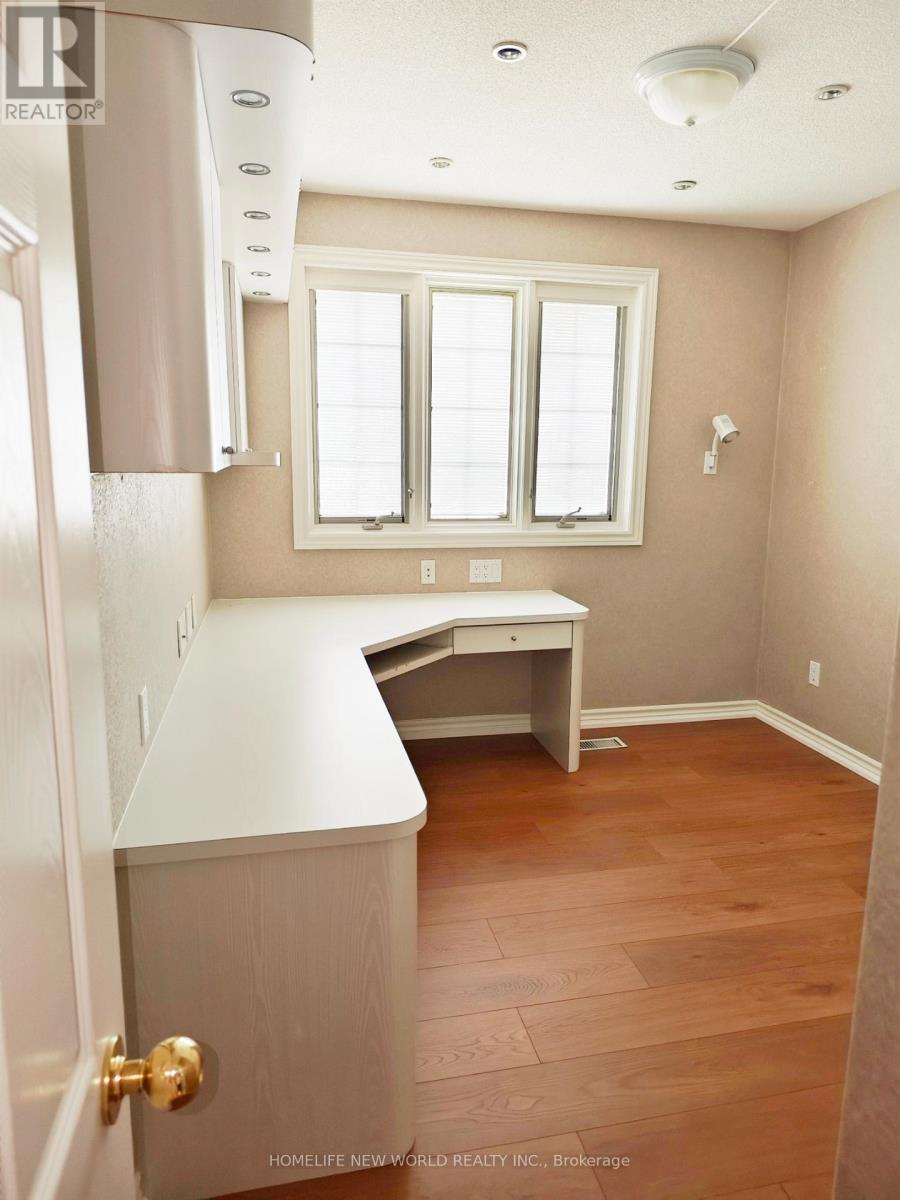 18 Olsen Drive, Toronto, Ontario  M3A 3J2 - Photo 17 - C12167575