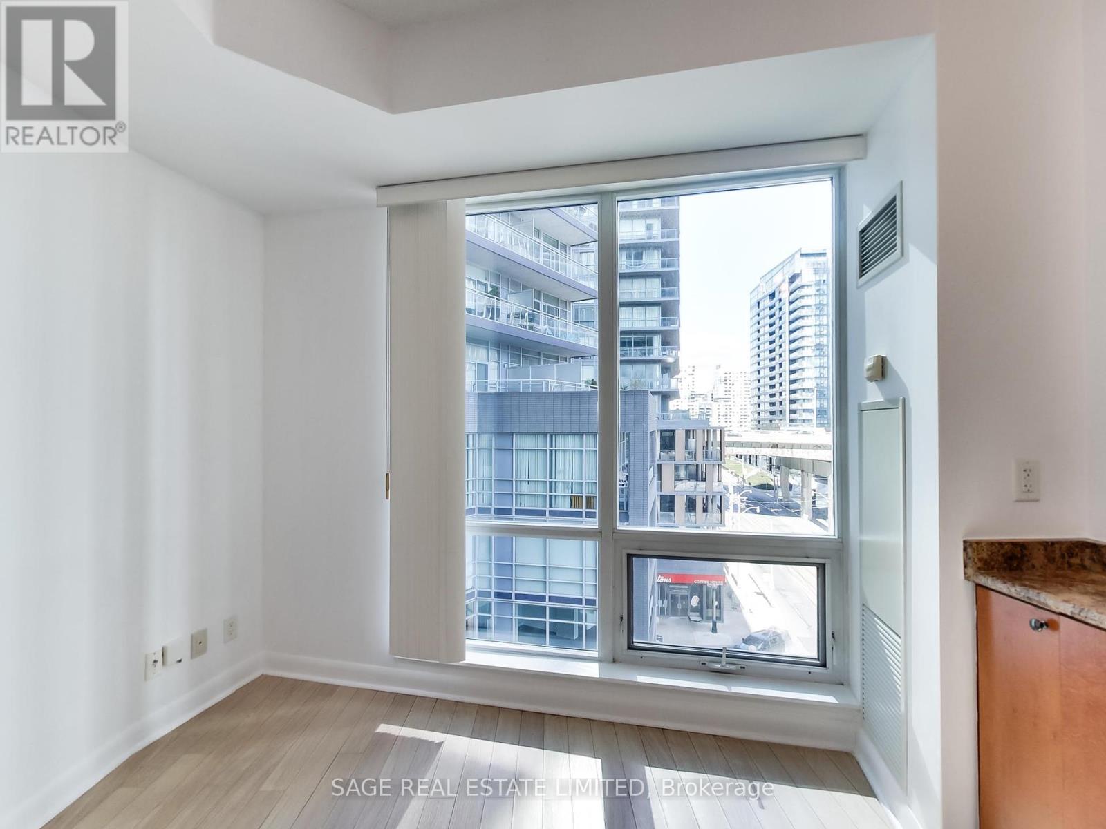 702 - 600 Fleet Street, Toronto, Ontario  M6K 3P5 - Photo 1 - C12167603