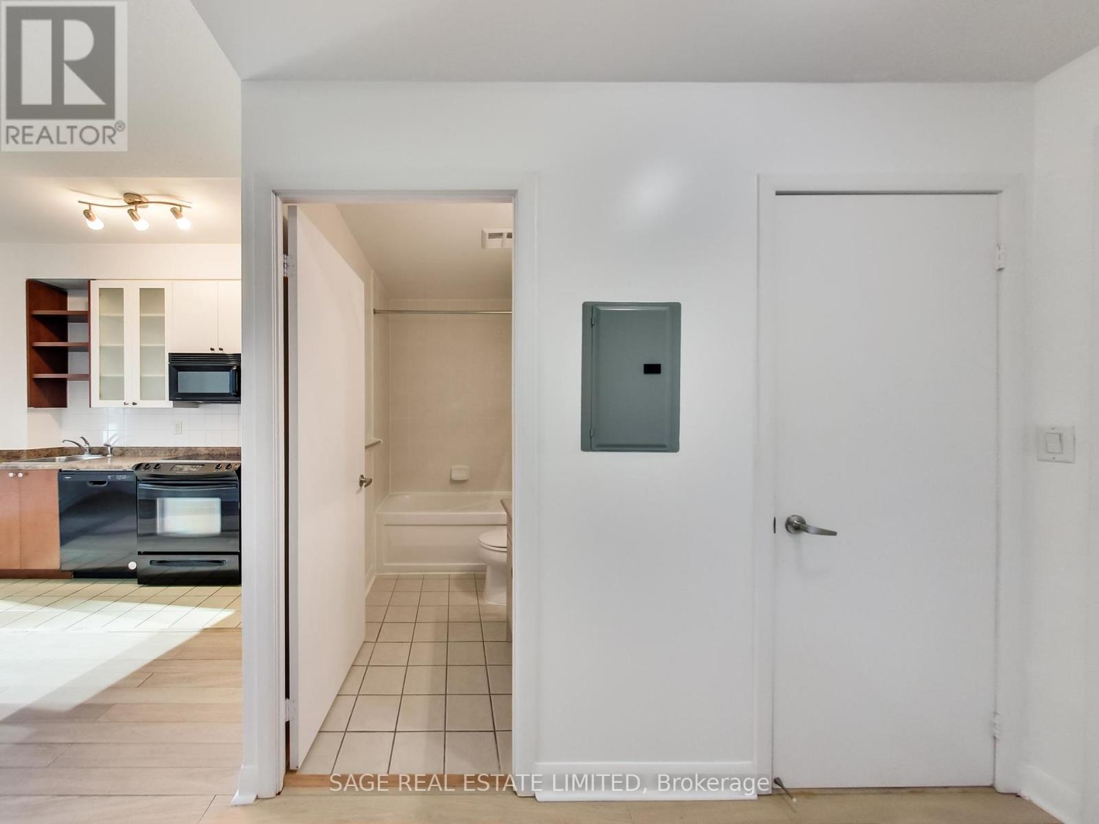 702 - 600 Fleet Street, Toronto, Ontario  M6K 3P5 - Photo 14 - C12167603