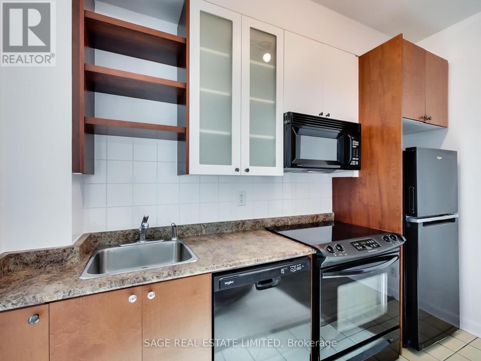 702 - 600 Fleet Street, Toronto, Ontario  M6K 3P5 - Photo 4 - C12167603