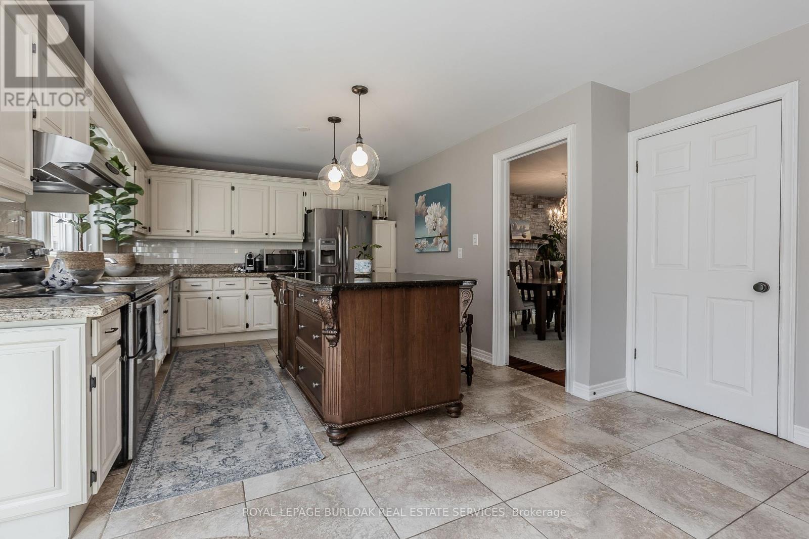 623 Barons Court, Burlington, Ontario  L7R 4E4 - Photo 21 - W12167596