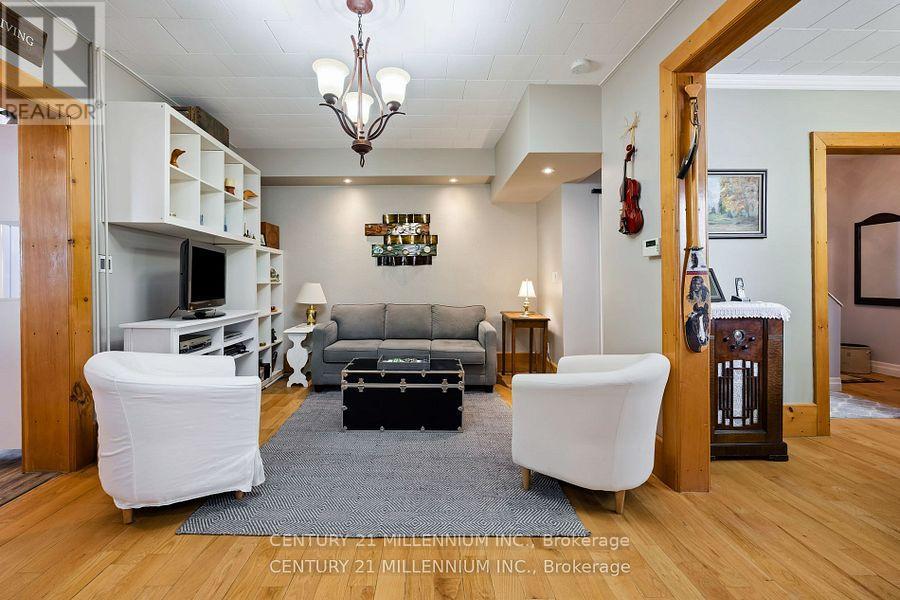 260 Wellington Street E, Wellington North, Ontario  N0G 2L2 - Photo 12 - X12167579