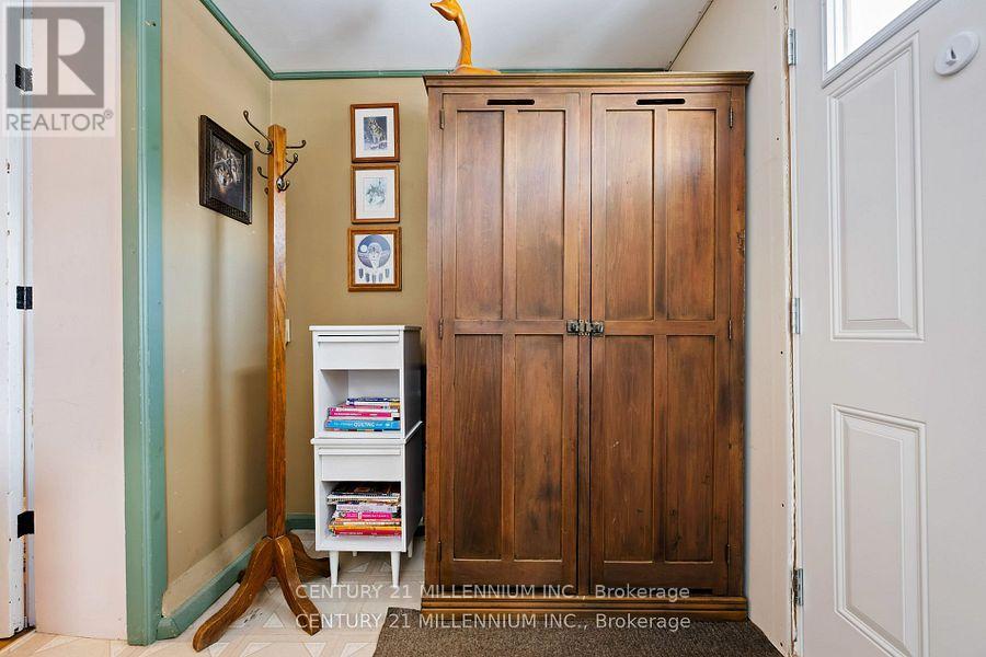 Property at 260 WELLINGTON STREET E image 3
