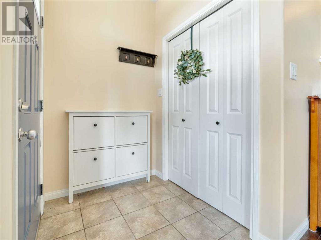 Property at 512 Silkstone Crescent W image 5