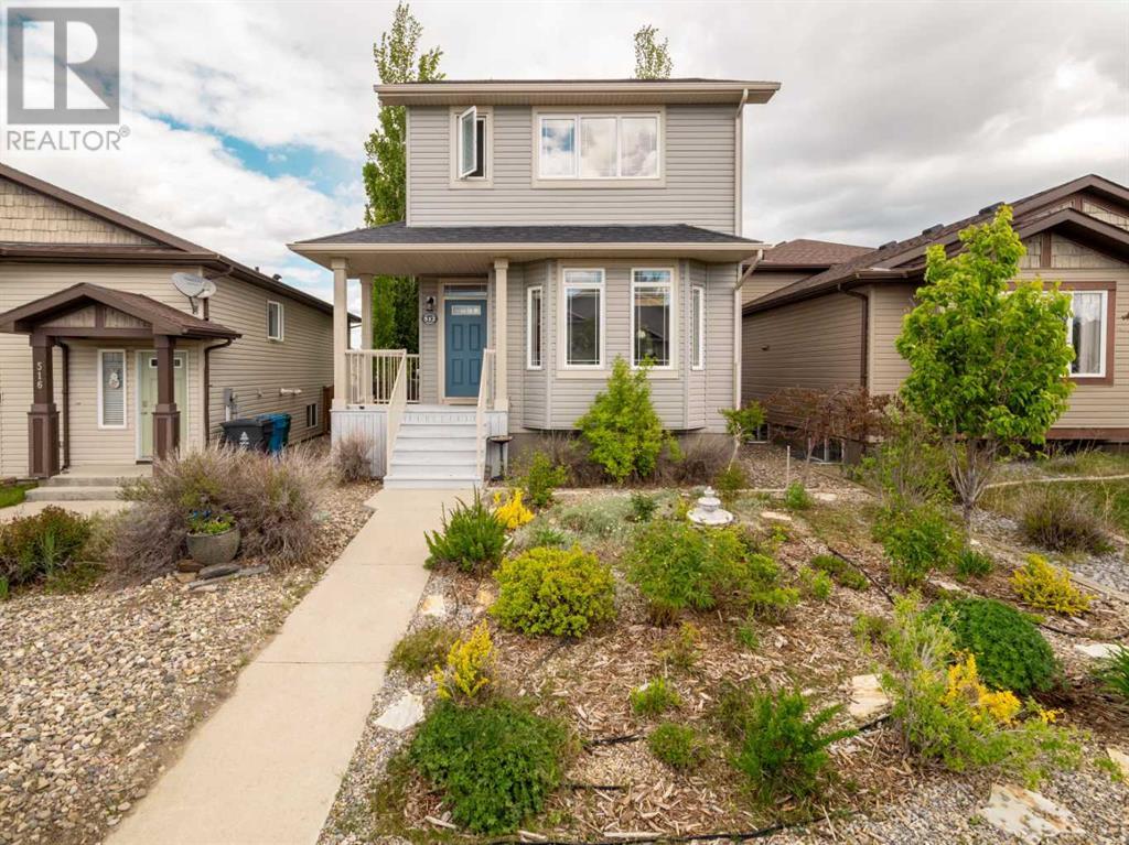 Property at 512 Silkstone Crescent W image 1