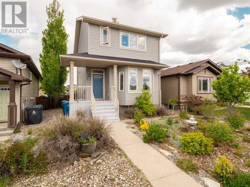 Property at 512 Silkstone Crescent W image 2